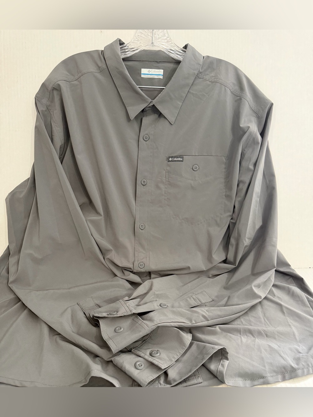 Columbia Men's Light Gray Button-Down Performance Shirt